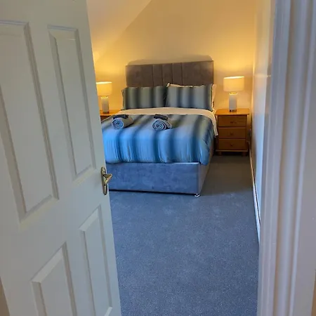 Spacious 5 Bed With Free Parking 펜션