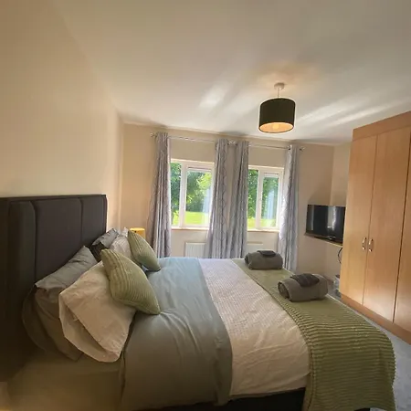 펜션 Spacious 5 Bed With Free Parking *