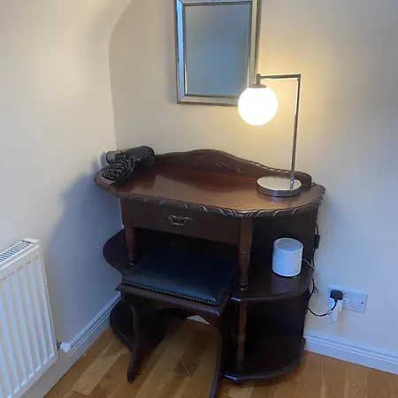 Spacious 5 Bed With Free Parking 펜션