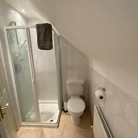 펜션 Spacious 5 Bed With Free Parking 킬라니