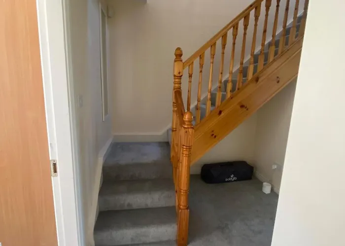 Spacious 5 Bed With Free Parking Casa vacanze Cill Airne