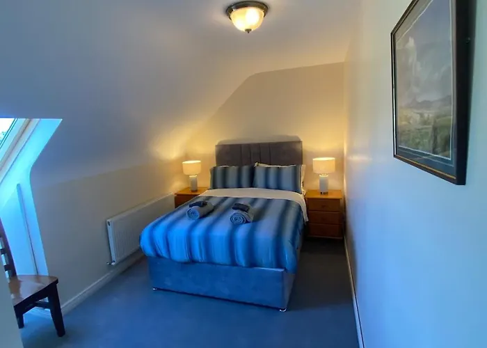 Spacious 5 Bed With Free Parking Casa vacanze Cill Airne