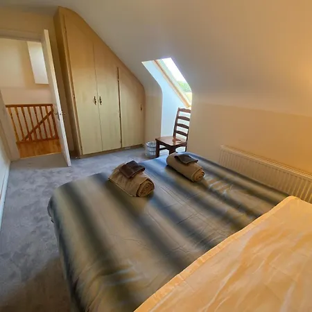 בית נופש Spacious 5 Bed With Free Parking קיל איירן