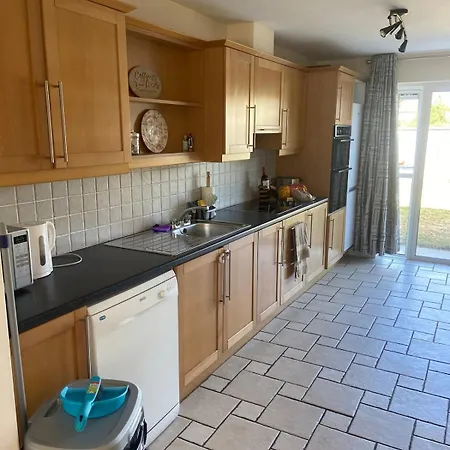 בית נופש Spacious 5 Bed With Free Parking קיל איירן